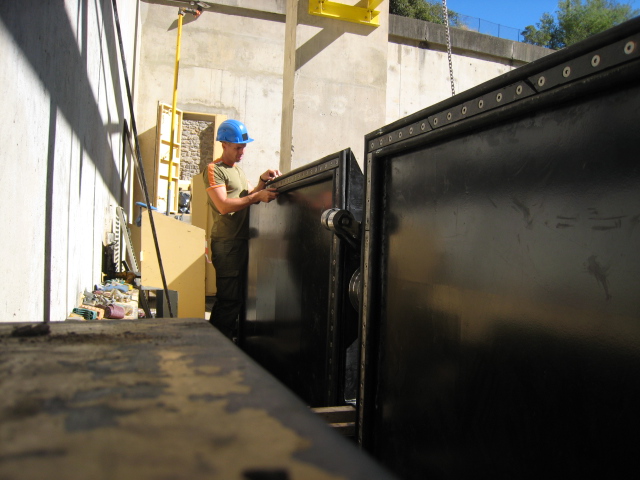 Installation and adjustment of valve frame seals