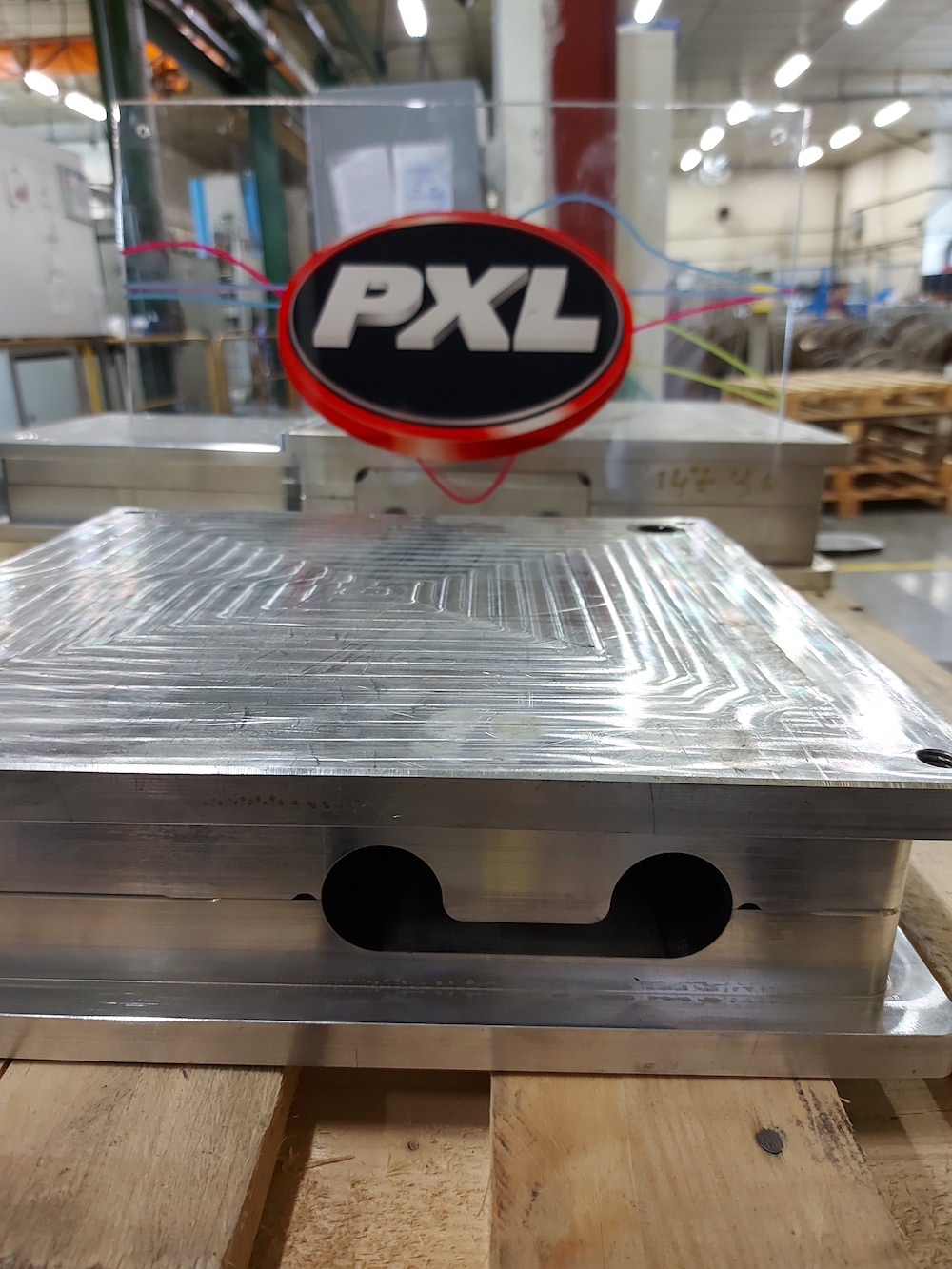 Toolings for framed gates seal manufacturing